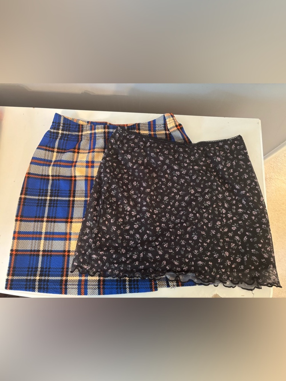 Lot of 2 Mini Skirts, 90s, Y2K, Plaid & Floral. Both XS. H&M, Shein. EUC